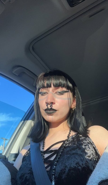 Falling Rain star naked picture