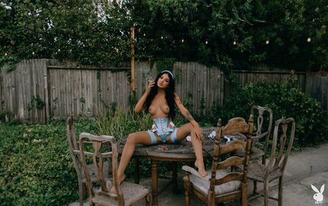 Riley Riviera pretty model photo