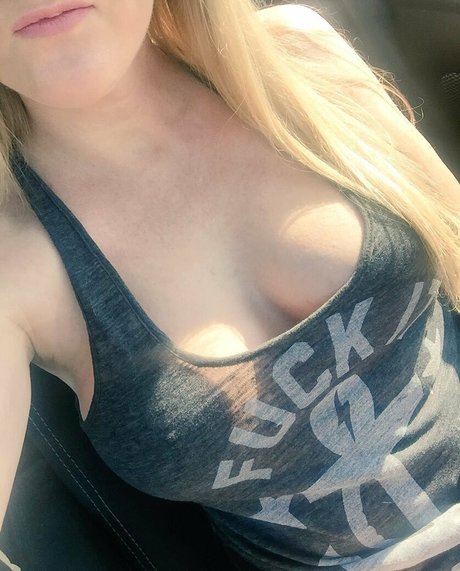 Have Blondie81 sex model galleries