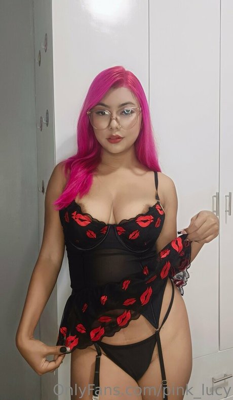 pink lucy pretty model picture