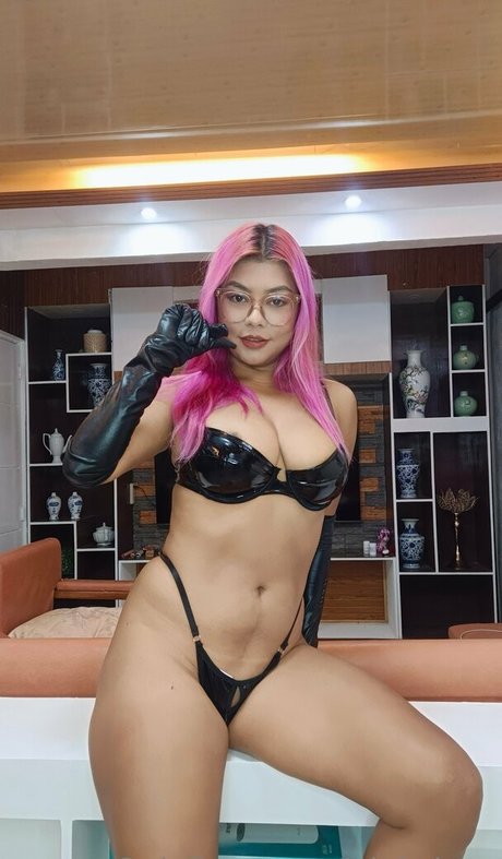 pink lucy naked model images