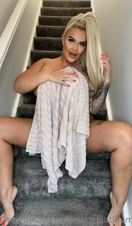 Porscheplatinum hot actress gallery