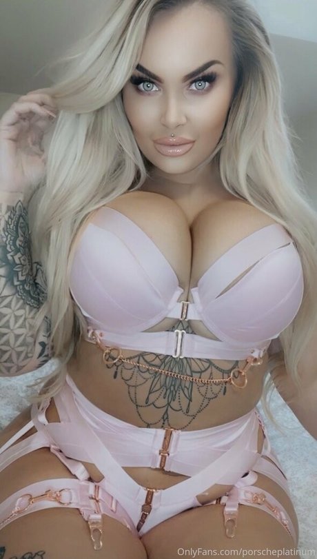 Porscheplatinum nudes model img