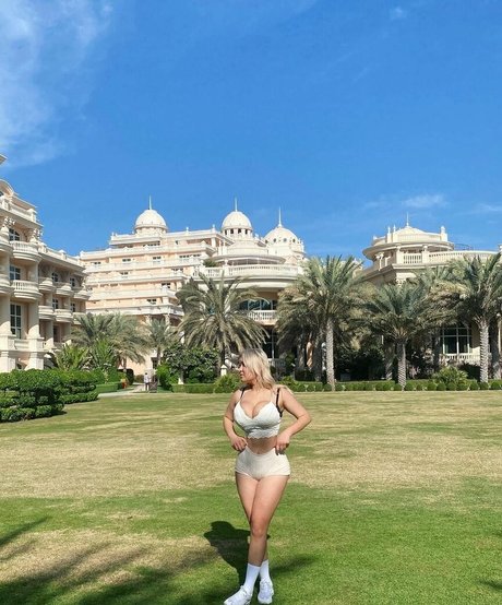 shemale cumshot onlyfans hd image