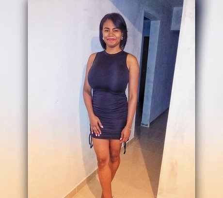 Gisselle F model sexy picture