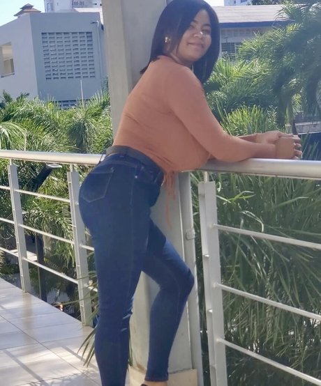 Gisselle F model pornographic photos