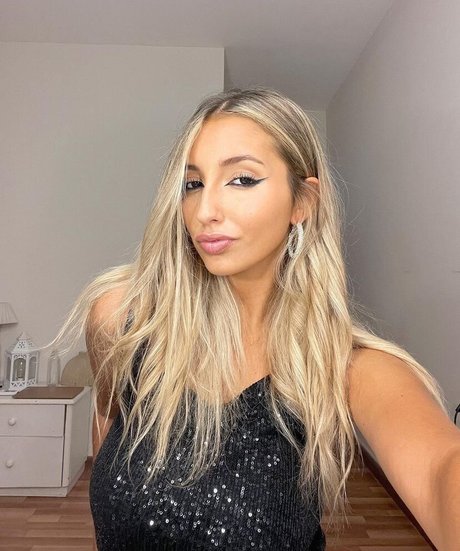 female influencer onlyfans hot sexy img