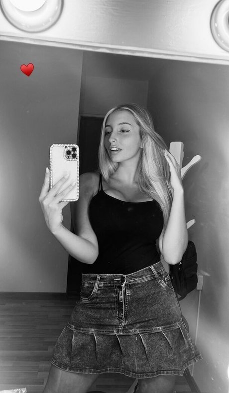 BustyAna star xxx pictures