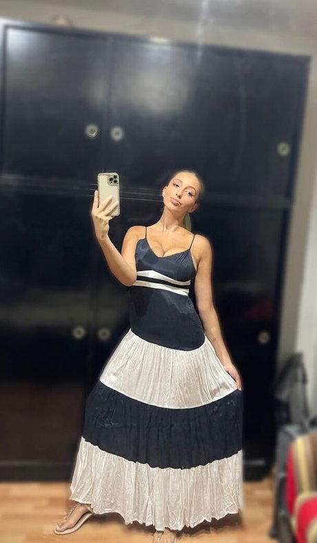 BustyAna star pretty galleries