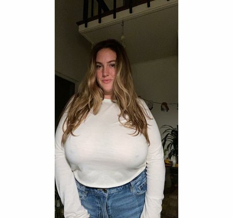 squat onlyfans hot nude pic