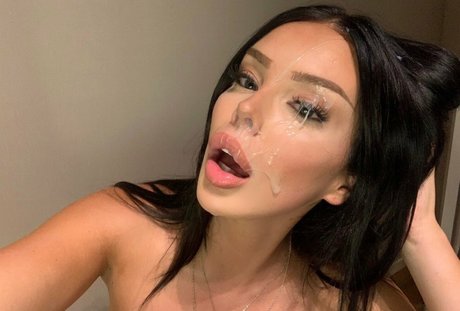 Pariz Zianna perfect pornstar pic