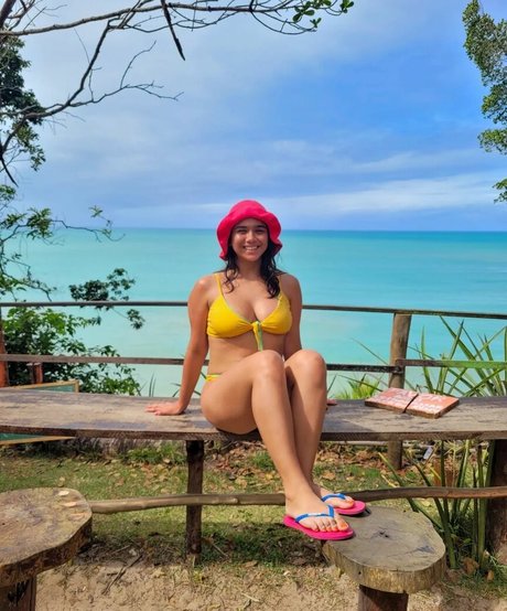 Bella Barp naked model picture