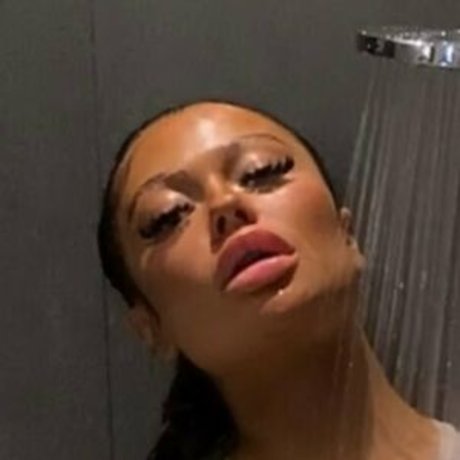 Hollyydollyy pretty model pictures