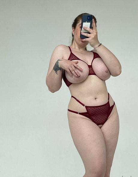 navernoedasha model nude photo