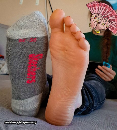 SneakerGirlGermany pornstar hot image