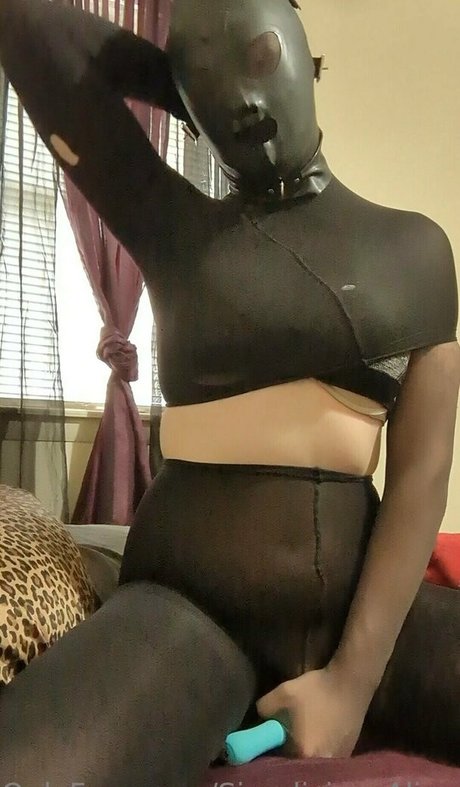 tiny onlyfans beautiful nude pic