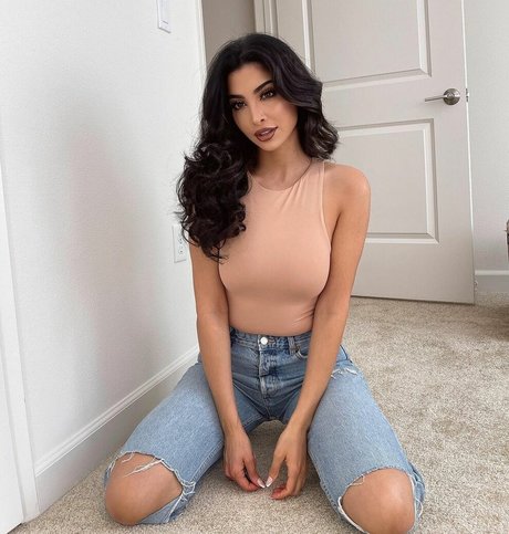 Elwa Saleh star exclusive gallery