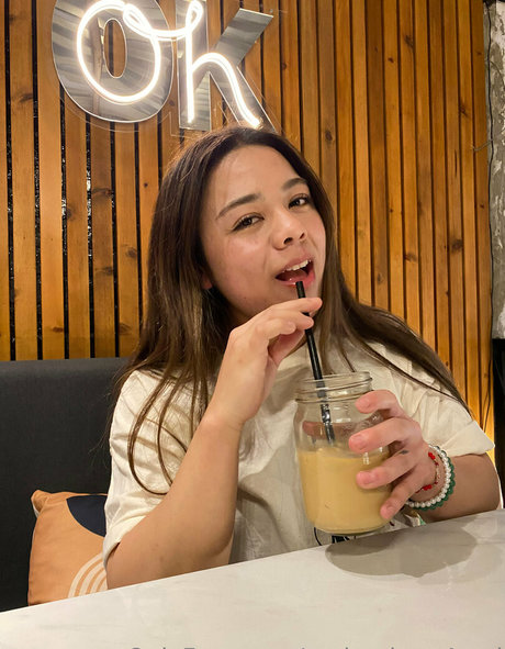 thick latina milf onlyfans sexy nude photos