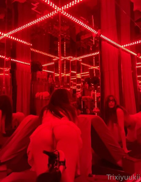 trixi free art model pictures