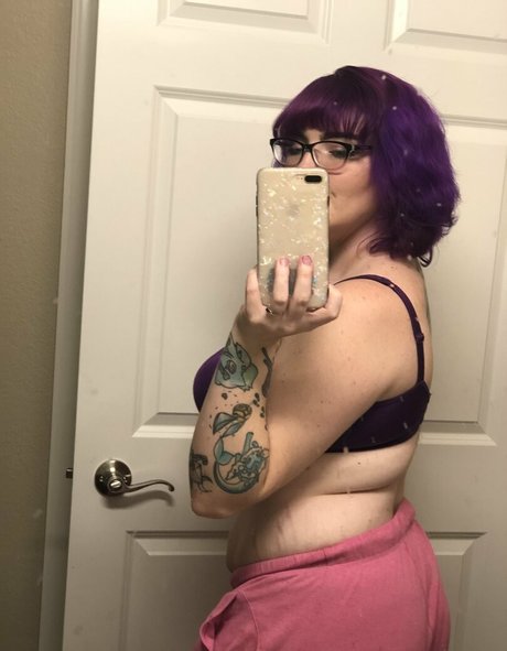 tiny onlyfans hot nude pictures