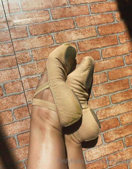 k flexiblefeet nudes model image