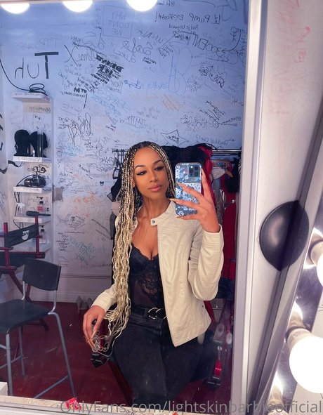 aaliyahfoxxx nice actress pics