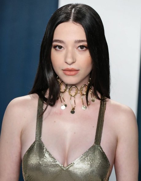 Mikey Madison star erotic archive