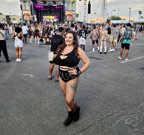 Marissa J model pornographic picture