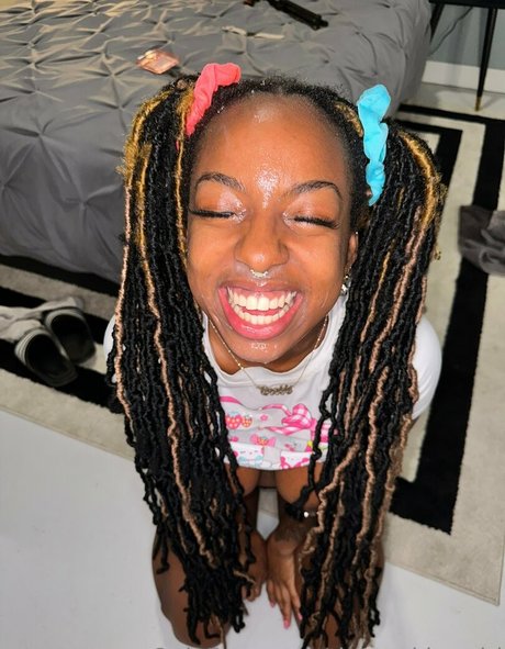 milf wife onlyfans art naked pics