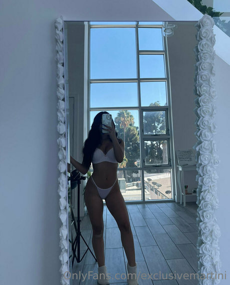 Nicolettemartini art actress galleries