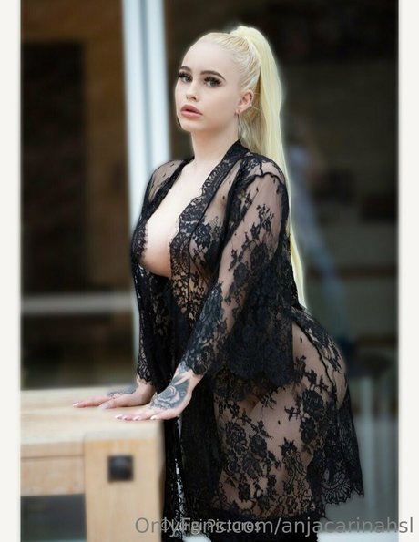 anjacarinahsl model naked photo