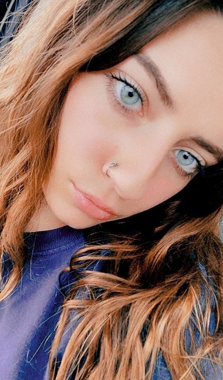 Ali Cortese erotic model pic