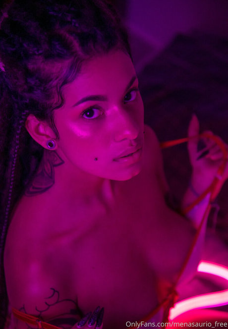 menasaurio free star top image