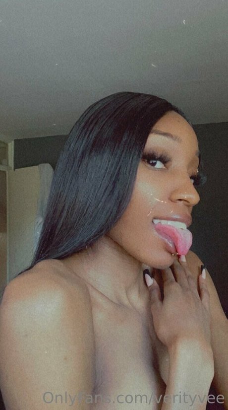 verityvee exclusive actress pictures