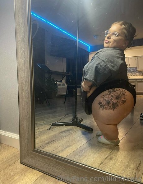 lilmissross naked pornstar pic