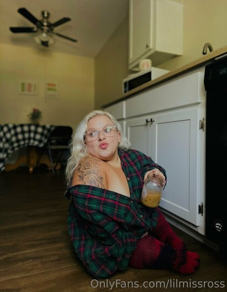 lilmissross model nude photo