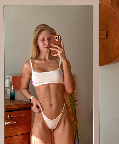 Sofya Petrushina nudes model image