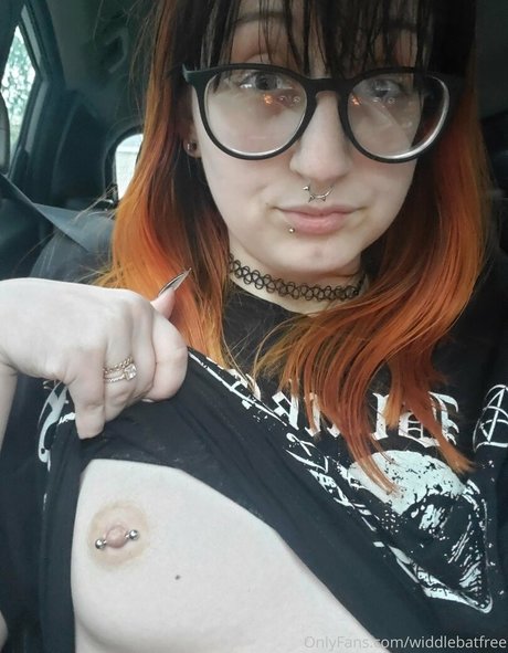 widdlebatfree model exclusive image