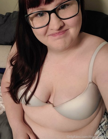 thictyphbbw pretty actress photos