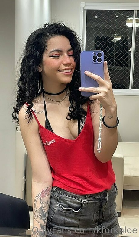 kforkhloe model pretty pics