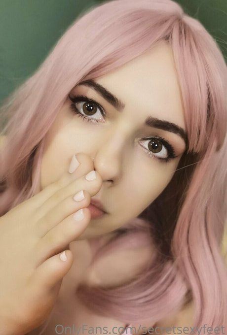 secretsexyfeet model pretty pics