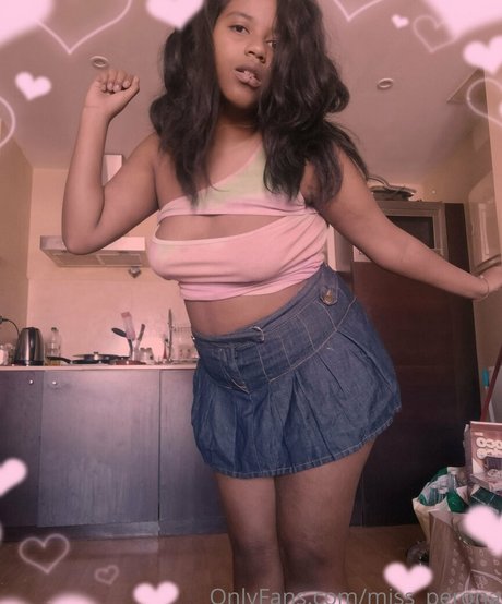 miss perona hd model pic