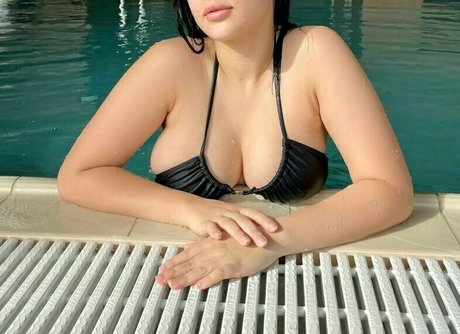 zarita exotic model img