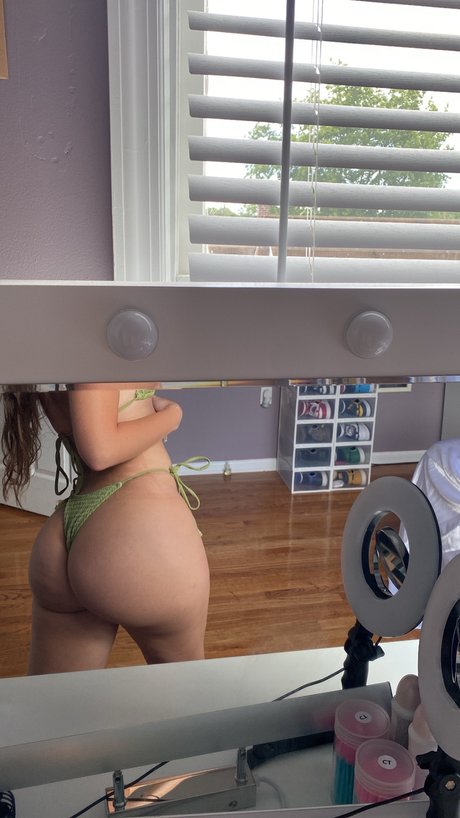 Taylor Hansen star pretty archive