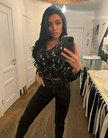 hairy armpits onlyfans nudes picture