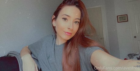 Avesfree xxx model pictures