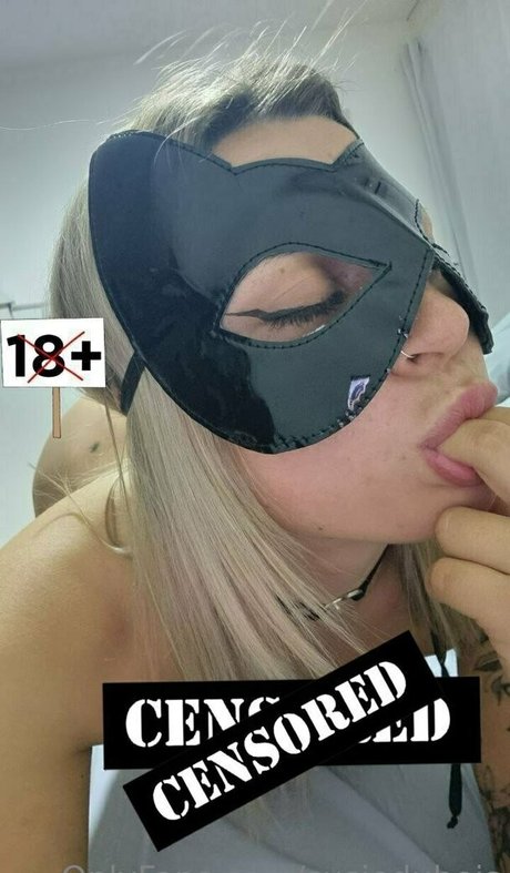 skinny asian onlyfans top photo