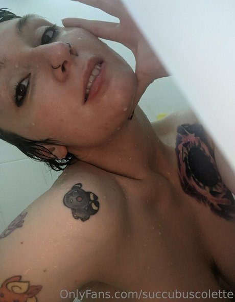 succubuscolette hot star photos