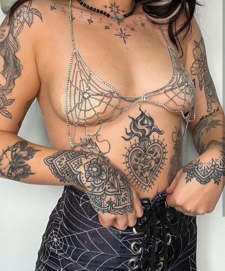 izzysiim exclusive pornstar images