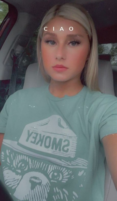 Slickkshaww perfect pornstar gallery